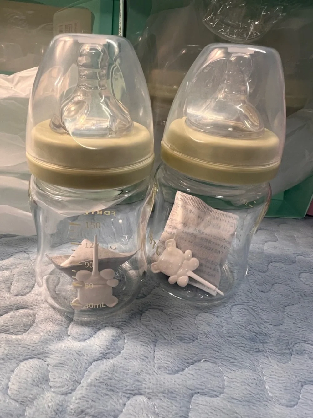 Formula Dispenser & 4 Glass Baby Bottle Set